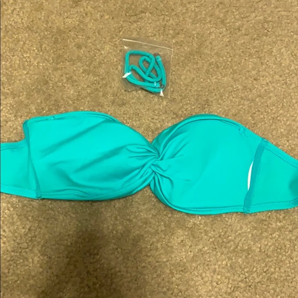 Victoria’s Secret teal top & leopard bottom bikini - Picture 7 of 7